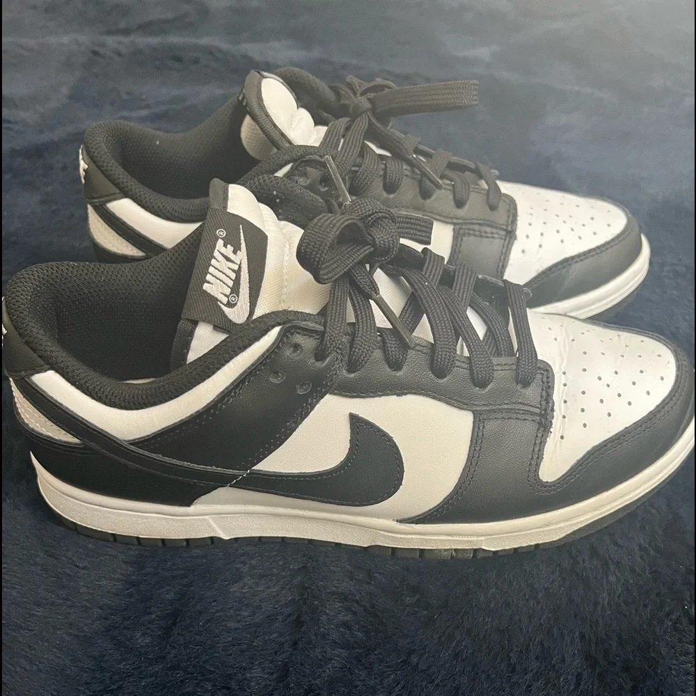 Nike Dunk Low ‘Panda’ - Picture 1 of 5